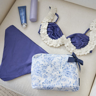 Case-Mate Crinkle Makeup Bag - Something Navy Bow