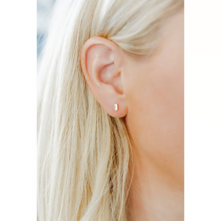 LINNY CO Screwback Stud Earrings - Amber