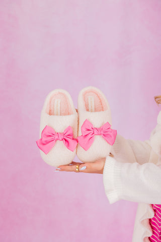 The Darling Effect Fuzzy Slippers - Betty Bow Hot Pink