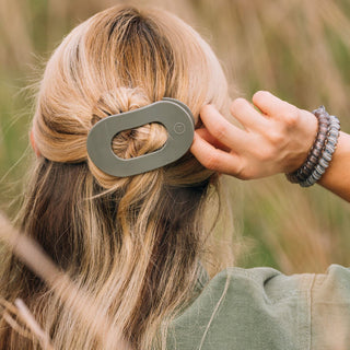 Teleties Sage It Ain't So Medium Flat Round Hair Clip